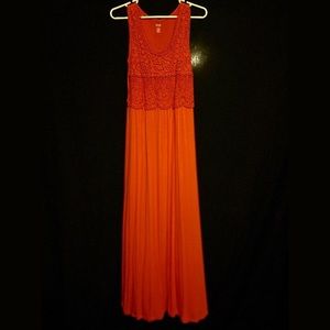 🌟 5/$30 - Lace Maxi Dress